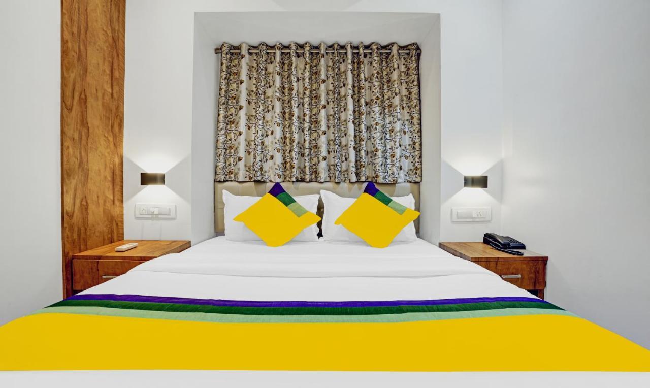 Itsy Hotels Heraa International Bombaim Exterior foto