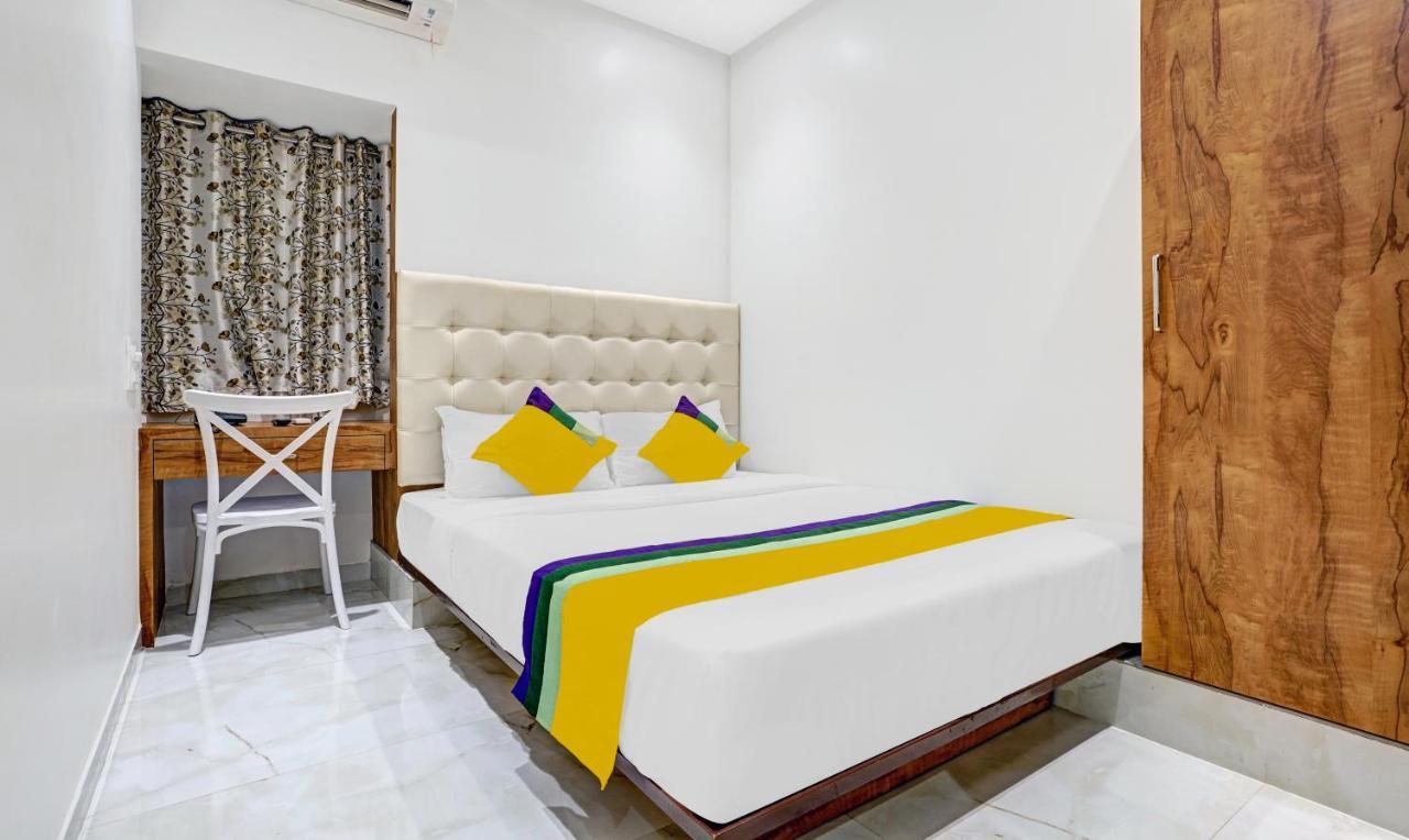 Itsy Hotels Heraa International Bombaim Exterior foto